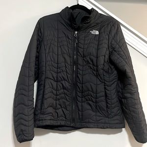 Woman’s medium black North face jacket.great condition.